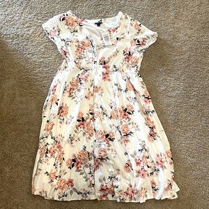 Torrid floral flowy dress with pockets!